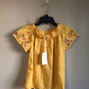 NWT Isa & Ella medium yellow short sleeve top